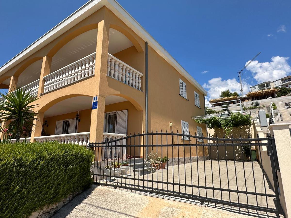 Apartment-julia Seget Vranjica