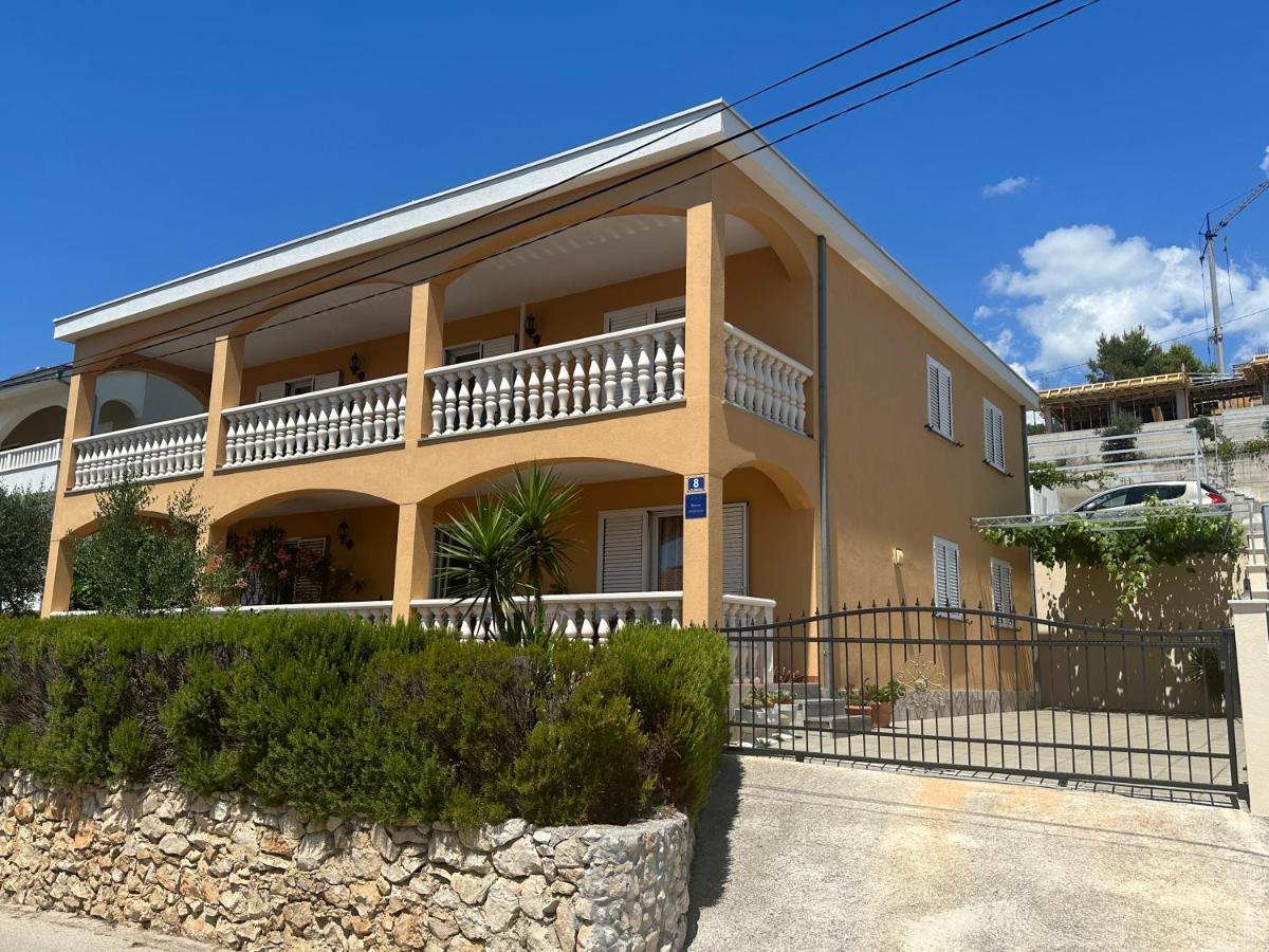Apartment-julia * Seget Vranjica